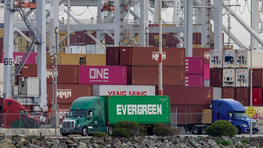 Mỹ áp thuế quan ở mức 10% trước khi nâng lên thành 15%